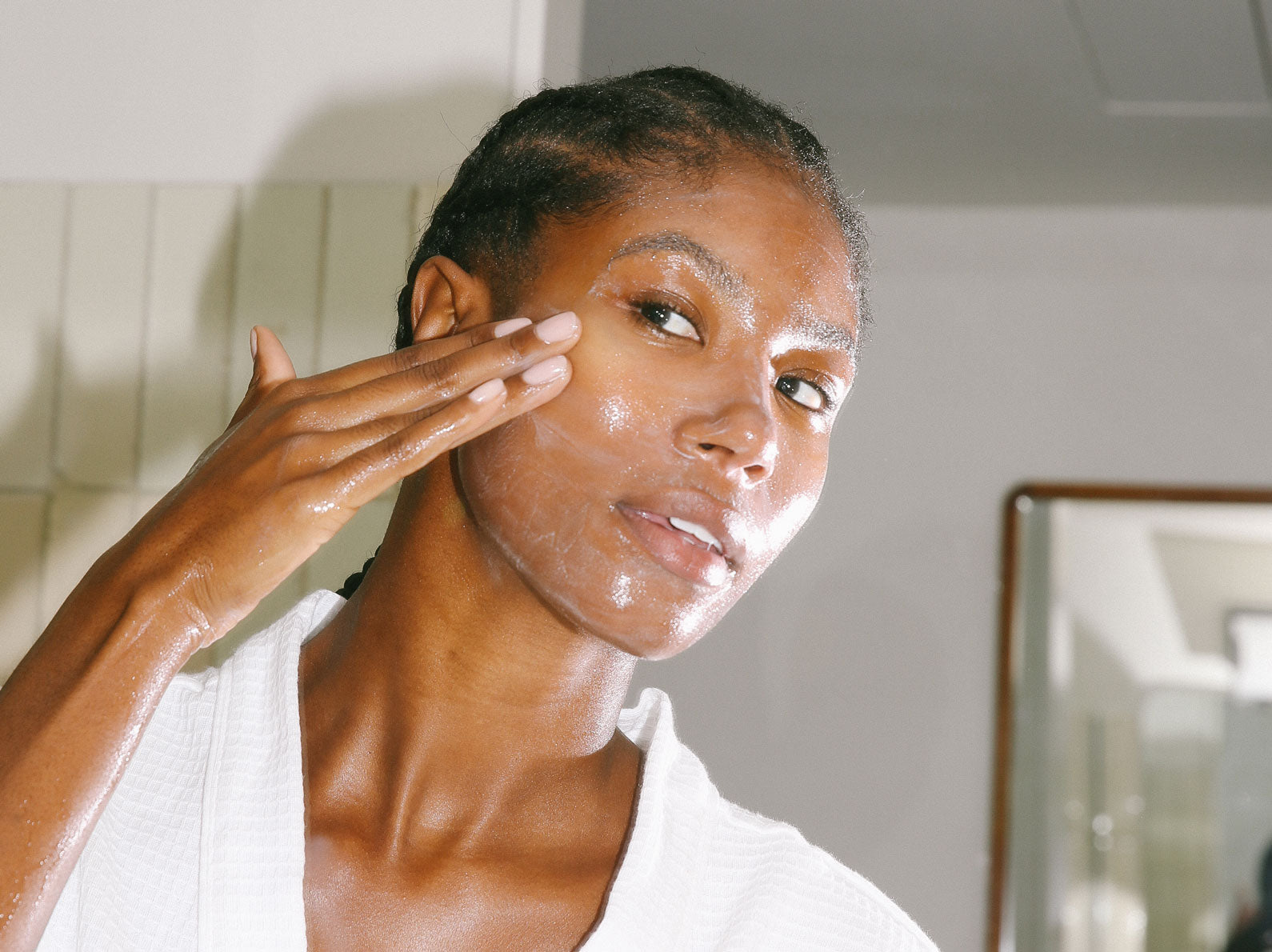 Mastering Hormonal Skincare: Effective Techniques for Every Woman